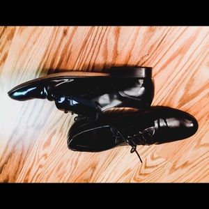 Patent leather Oxford Barney’s NewYork